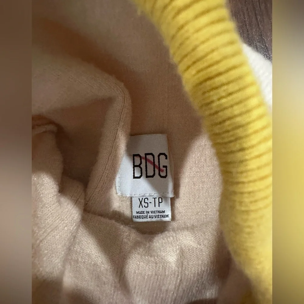 Urban Outfitters BDG Beckette Mock Neck Sweater- Sz XS Ret $148 cream color - Picture 10 of 11